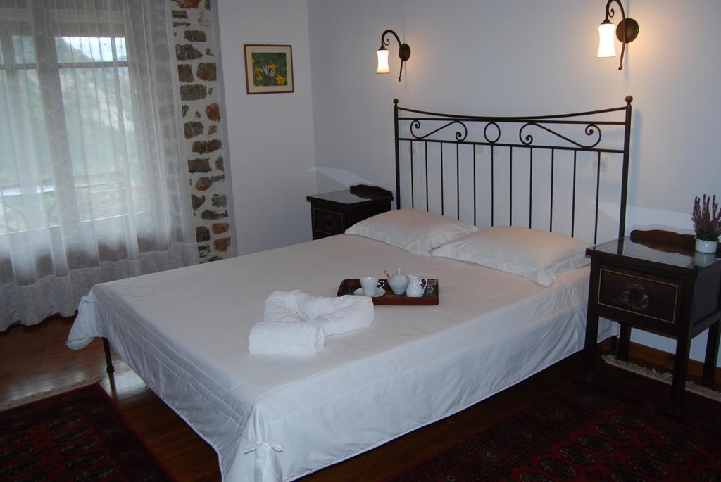 Dryades Guesthouse Ano Khora Rum bild